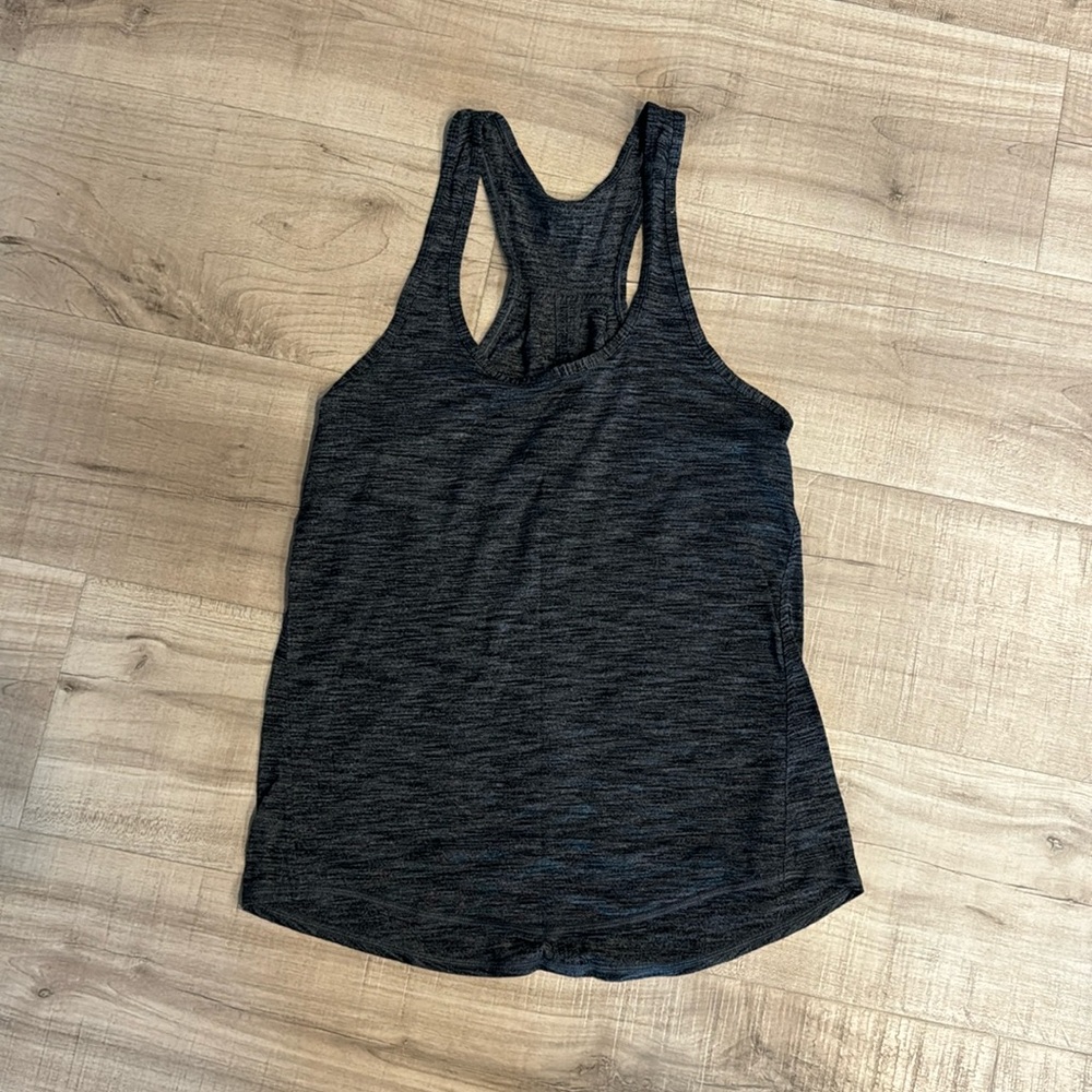 Women’s size 6 slit back tank lululemon tank